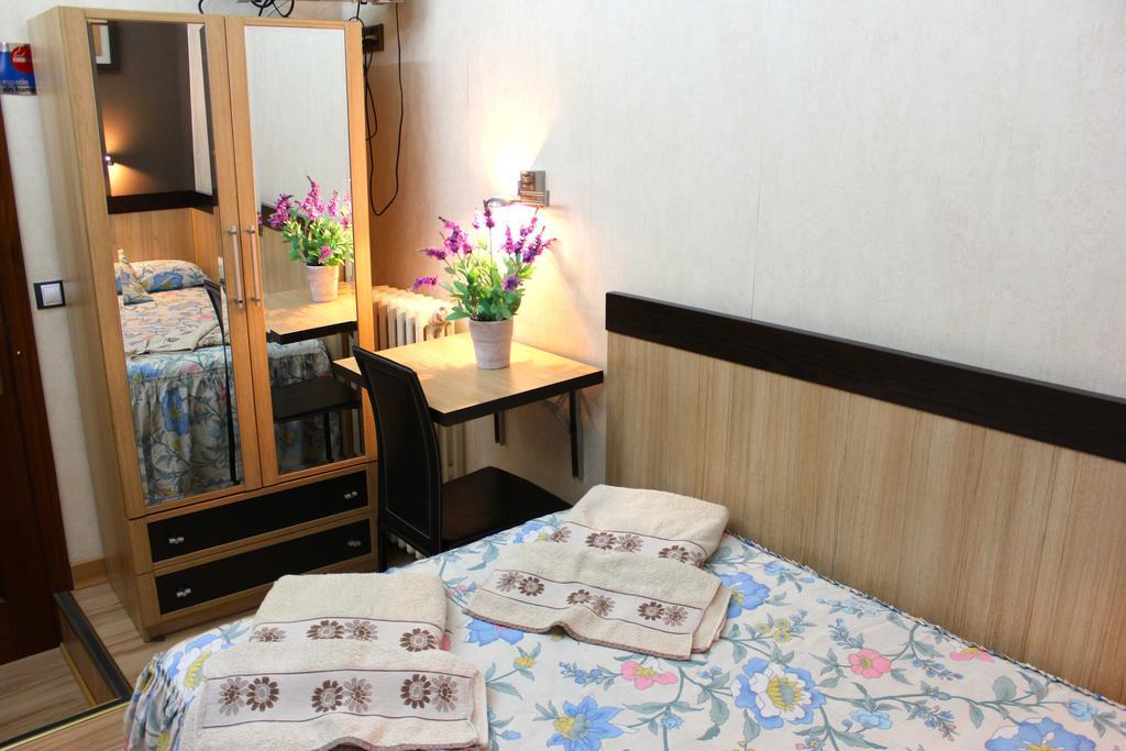 Hostal De La Torre Hostal Economico Valladolid Pokój zdjęcie