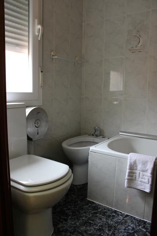 Hostal De La Torre Hostal Economico Valladolid Pokój zdjęcie