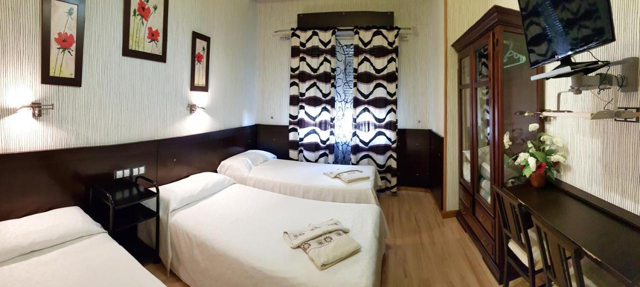 Hostal De La Torre Hostal Economico Valladolid Zewnętrze zdjęcie