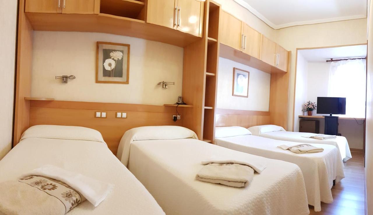 Hostal De La Torre Hostal Economico Valladolid Zewnętrze zdjęcie